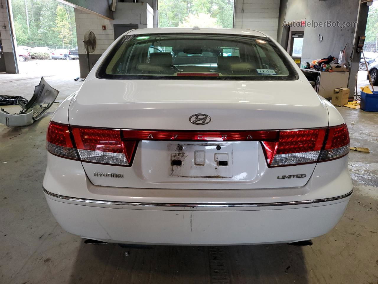 2008 Hyundai Azera Se White vin: KMHFC46F08A288320