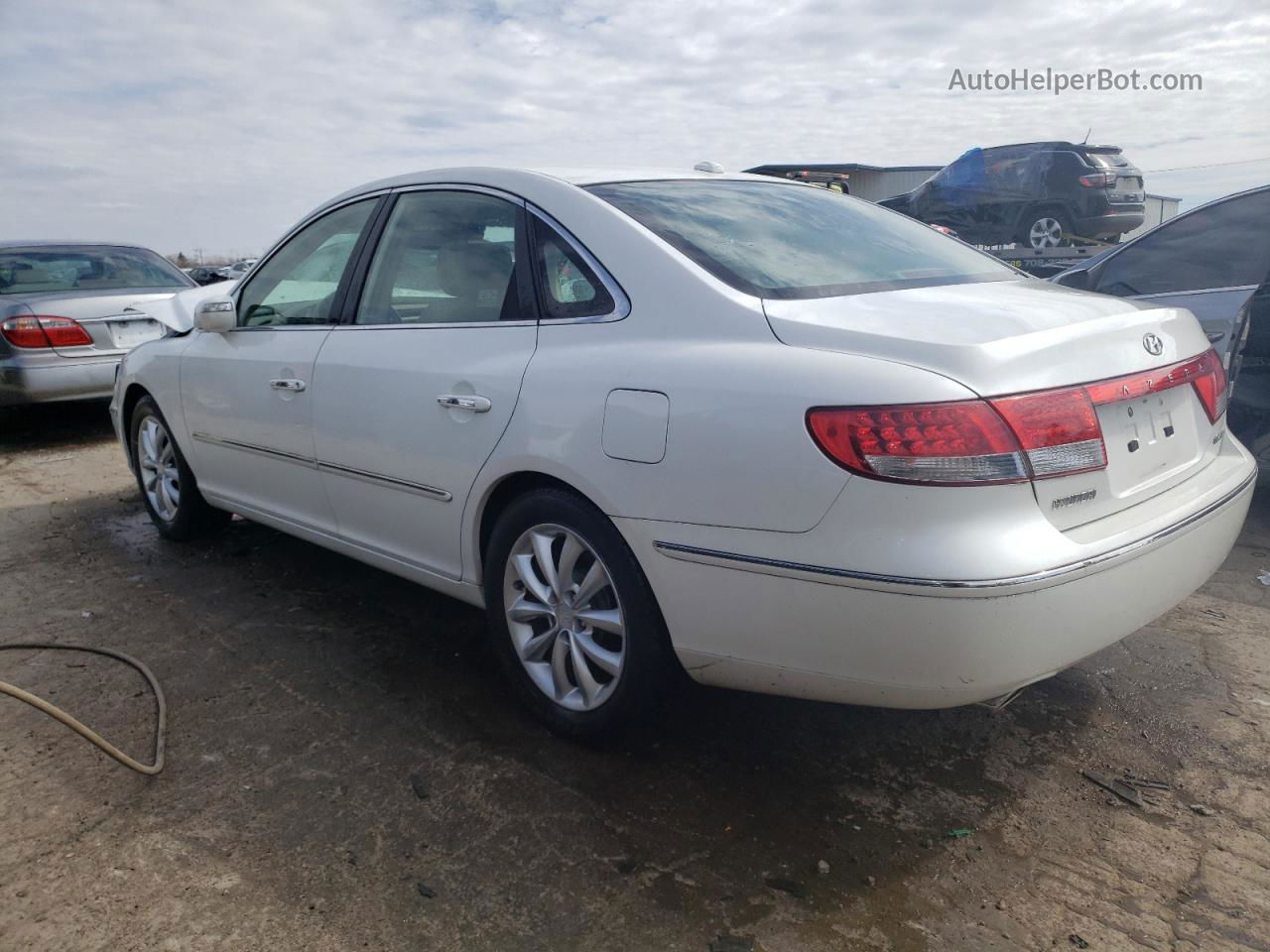 2008 Hyundai Azera Se White vin: KMHFC46F58A290581