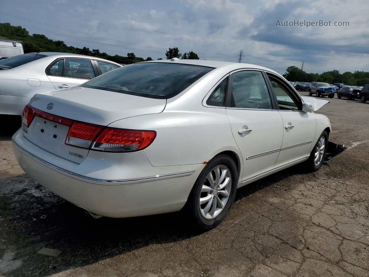 2008 Hyundai Azera Se White vin: KMHFC46F58A305936