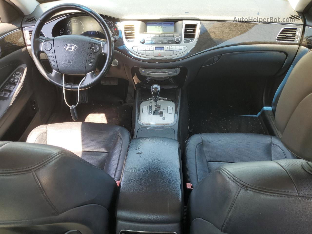 2013 Hyundai Genesis 3.8l Серебряный vin: KMHGC4DD0DU215690