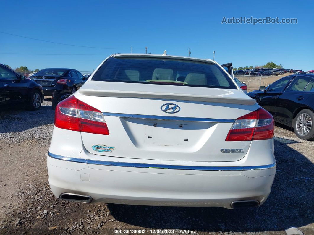 2013 Hyundai Genesis 3.8 White vin: KMHGC4DD0DU219769