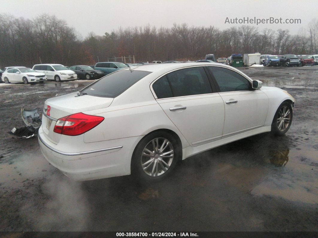 2013 Hyundai Genesis 3.8 White vin: KMHGC4DD0DU239908