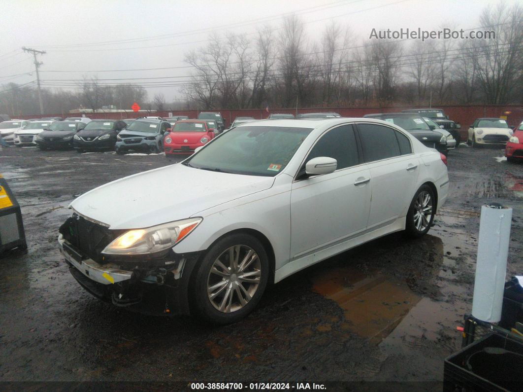 2013 Hyundai Genesis 3.8 White vin: KMHGC4DD0DU239908