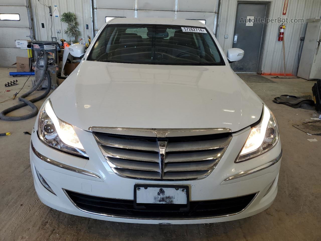 2013 Hyundai Genesis 3.8l White vin: KMHGC4DD1DU228061