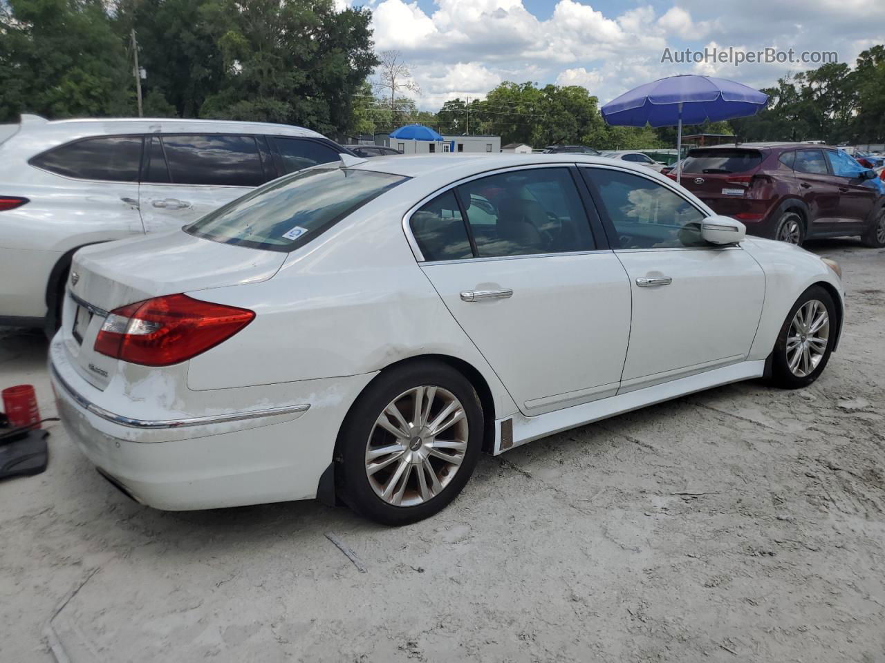 2013 Hyundai Genesis 3.8l White vin: KMHGC4DD3DU225016