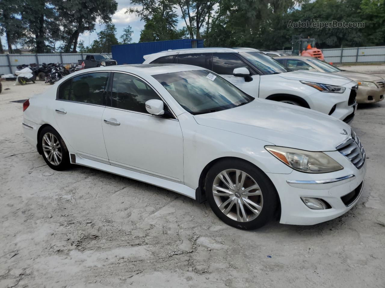 2013 Hyundai Genesis 3.8l White vin: KMHGC4DD3DU225016