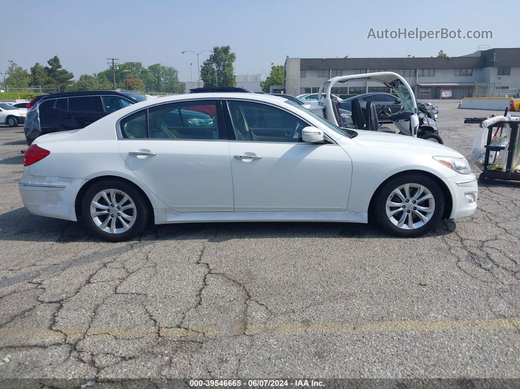 2013 Hyundai Genesis 3.8 White vin: KMHGC4DD3DU245752