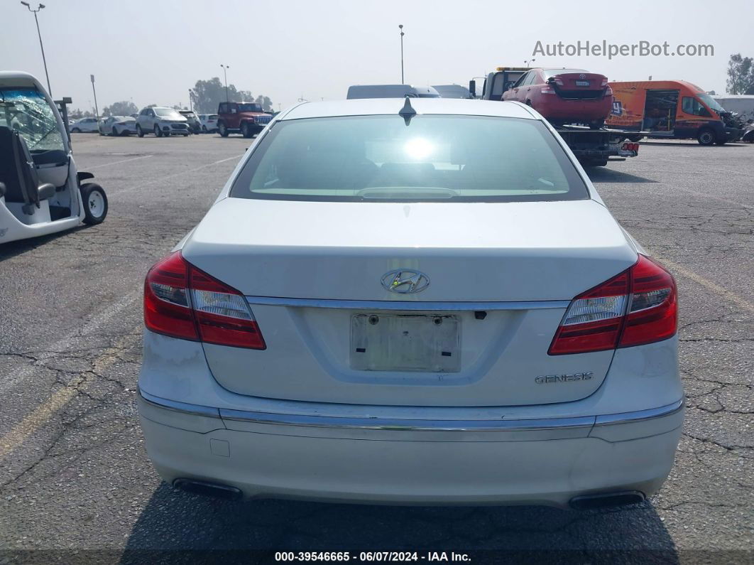 2013 Hyundai Genesis 3.8 White vin: KMHGC4DD3DU245752