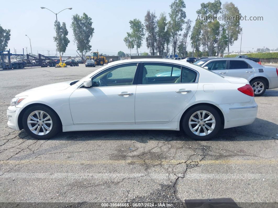 2013 Hyundai Genesis 3.8 White vin: KMHGC4DD3DU245752