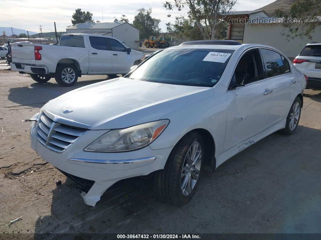 2013 Hyundai Genesis 3.8 White vin: KMHGC4DD4DU240642