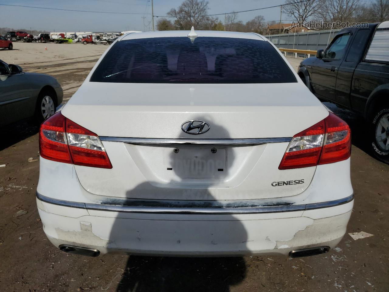 2013 Hyundai Genesis 3.8l White vin: KMHGC4DD4DU257859