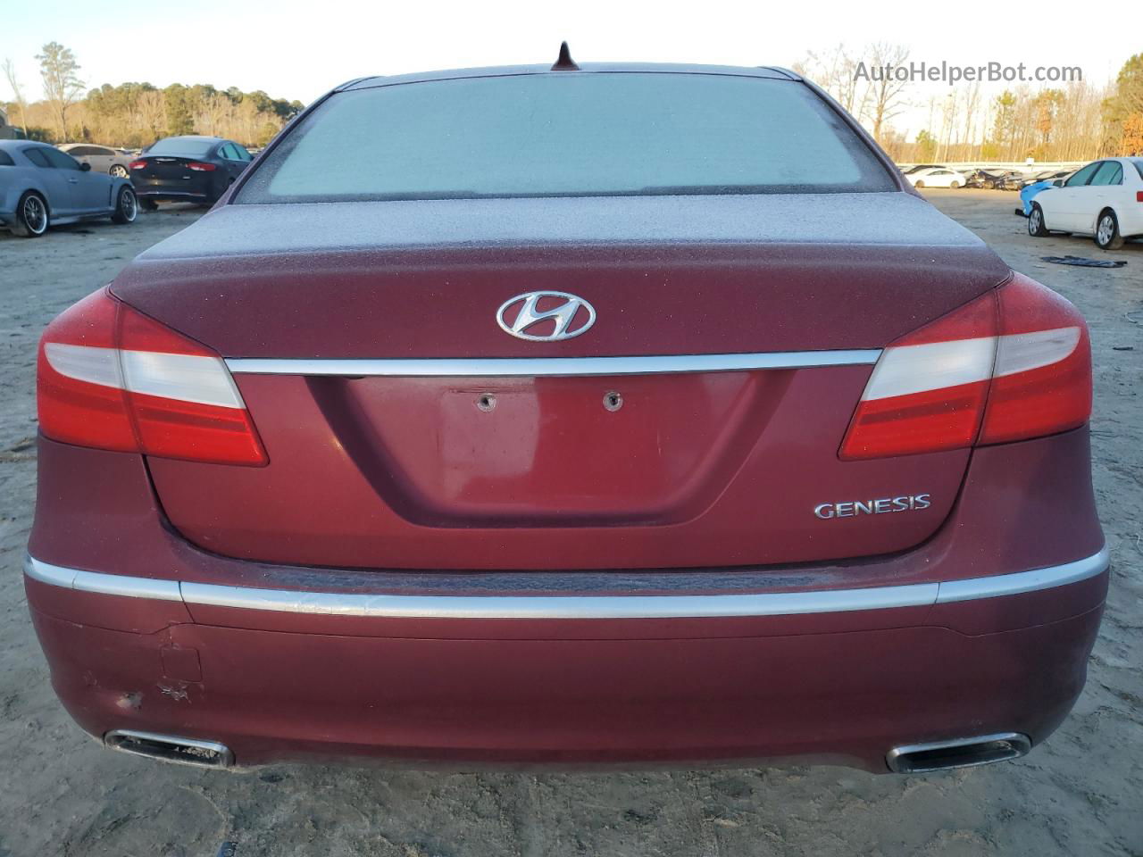 2013 Hyundai Genesis 3.8l Burgundy vin: KMHGC4DD5DU225759