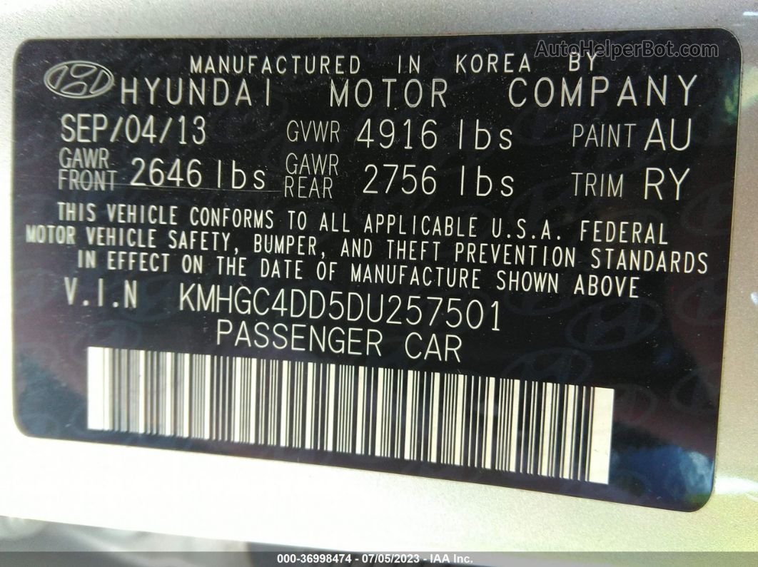 2013 Hyundai Genesis 3.8 Silver vin: KMHGC4DD5DU257501