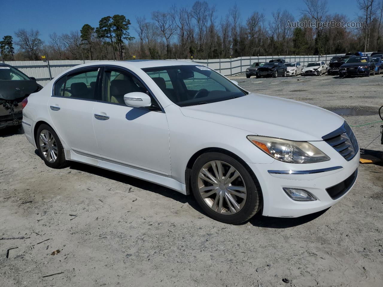 2013 Hyundai Genesis 3.8l White vin: KMHGC4DD6DU257653