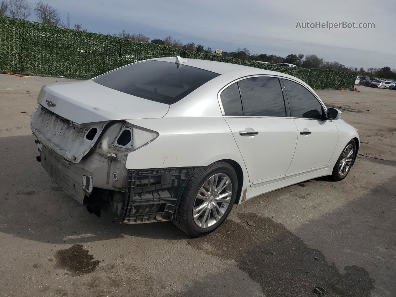 2013 Hyundai Genesis 3.8l White vin: KMHGC4DD7DU254504