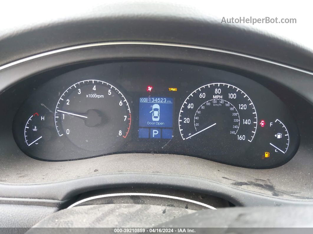 2013 Hyundai Genesis 3.8 Серебряный vin: KMHGC4DDXDU238197