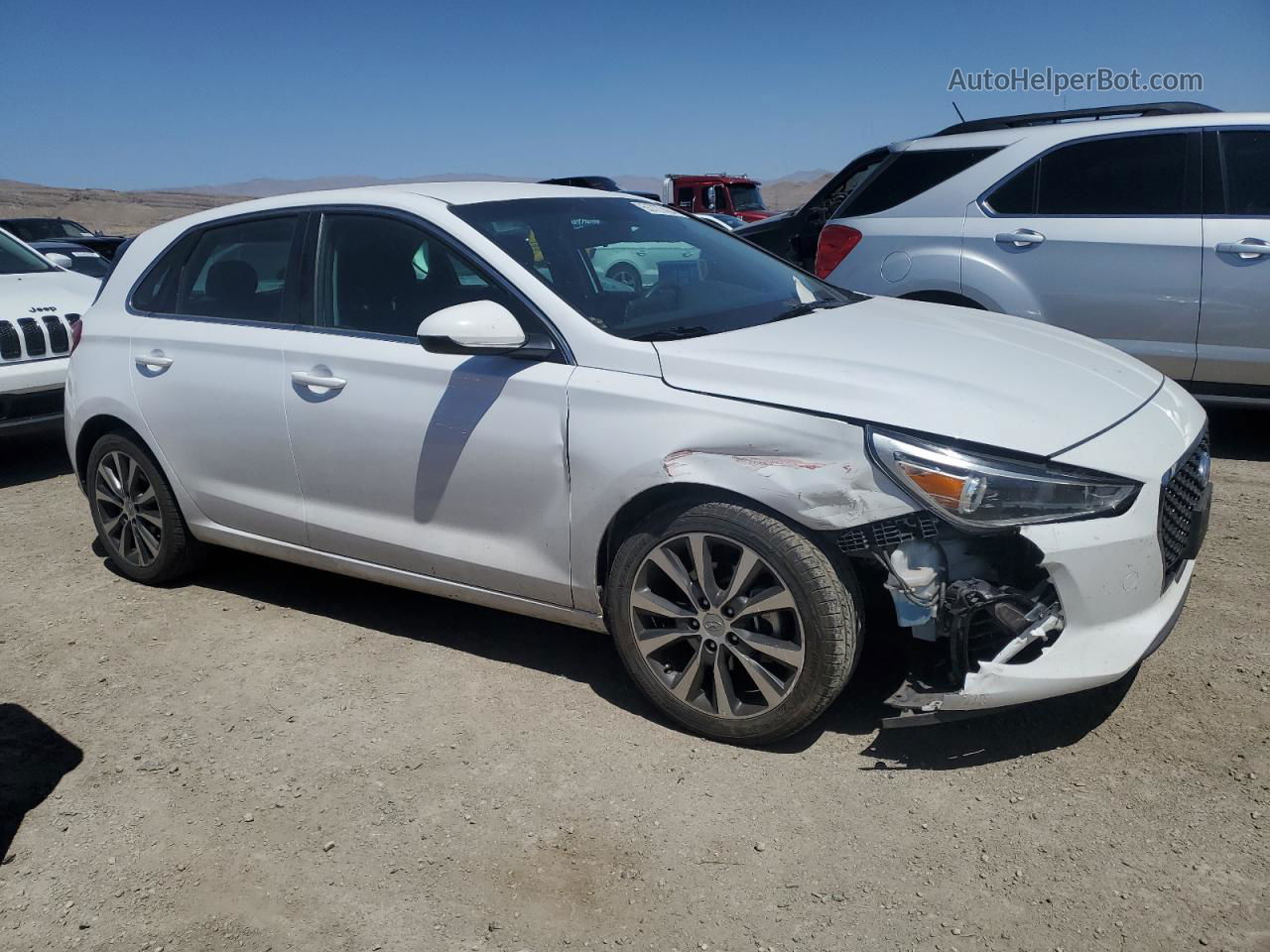 2018 Hyundai Elantra Gt  White vin: KMHH35LE0JU074104