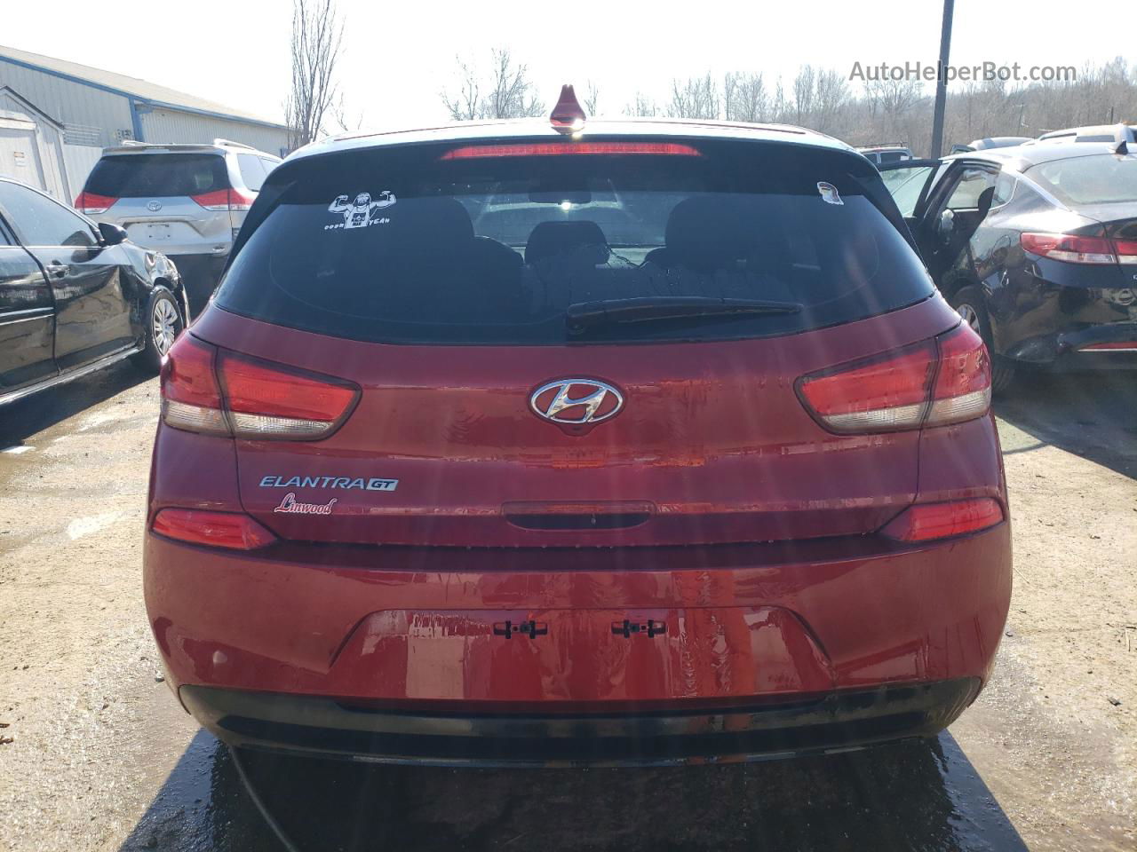 2018 Hyundai Elantra Gt  Red vin: KMHH35LE3JU014771