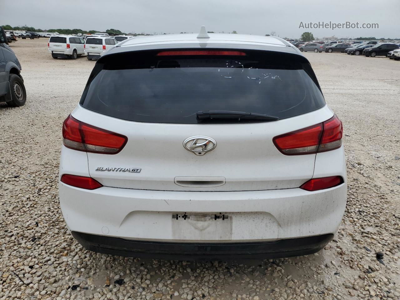 2019 Hyundai Elantra Gt  White vin: KMHH35LE6KU097551