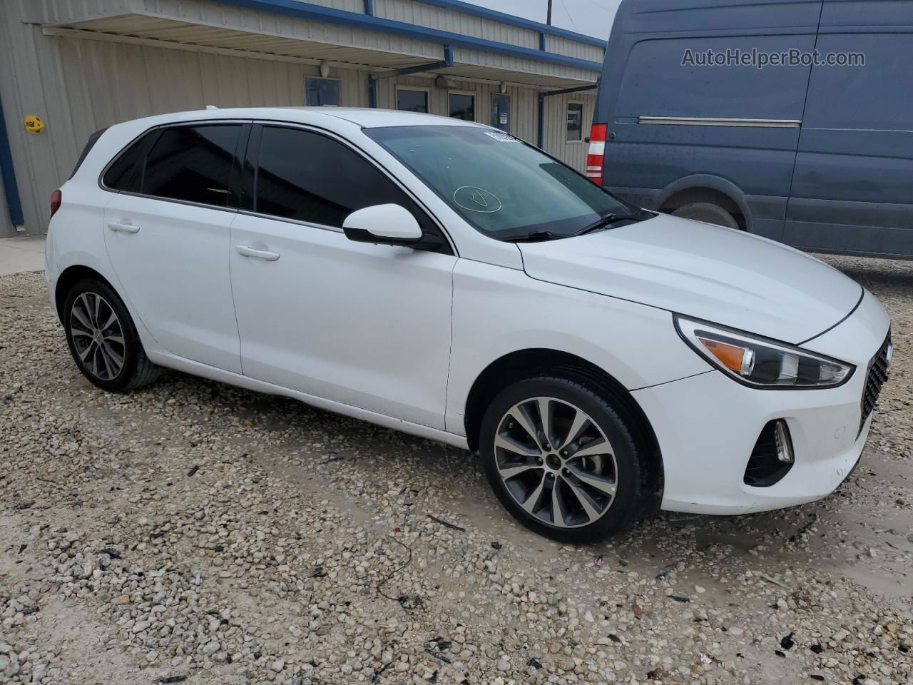 2019 Hyundai Elantra Gt  White vin: KMHH35LE6KU097551