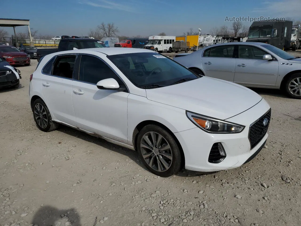 2018 Hyundai Elantra Gt  White vin: KMHH35LE8JU028925