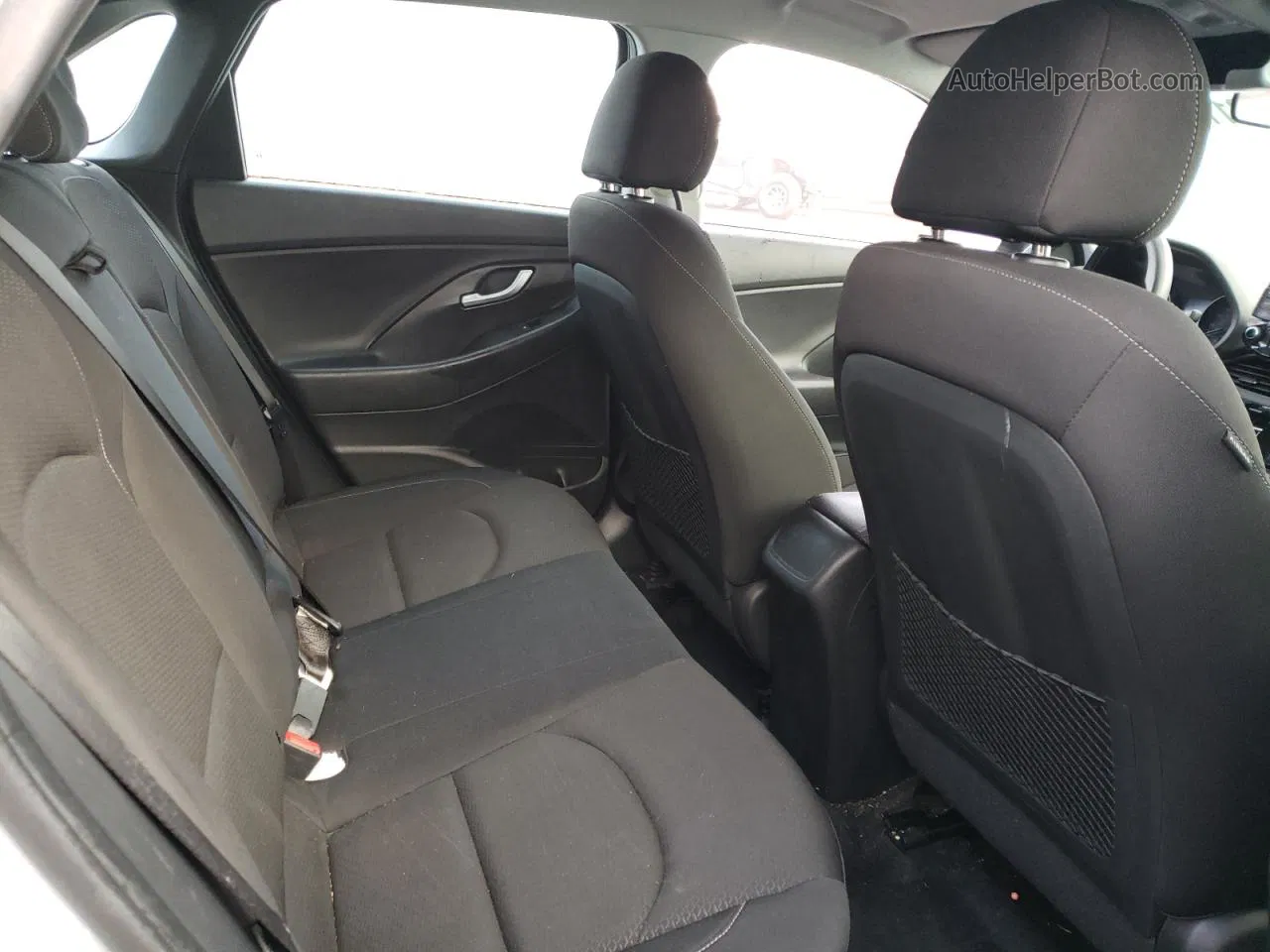 2019 Hyundai Elantra Gt  Серебряный vin: KMHH35LE8KU100157