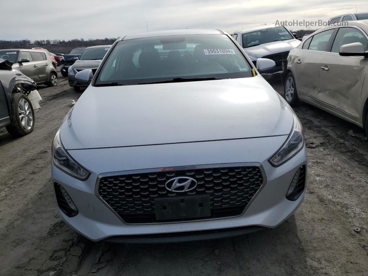 2018 Hyundai Elantra Gt  Silver vin: KMHH35LE9JU010689