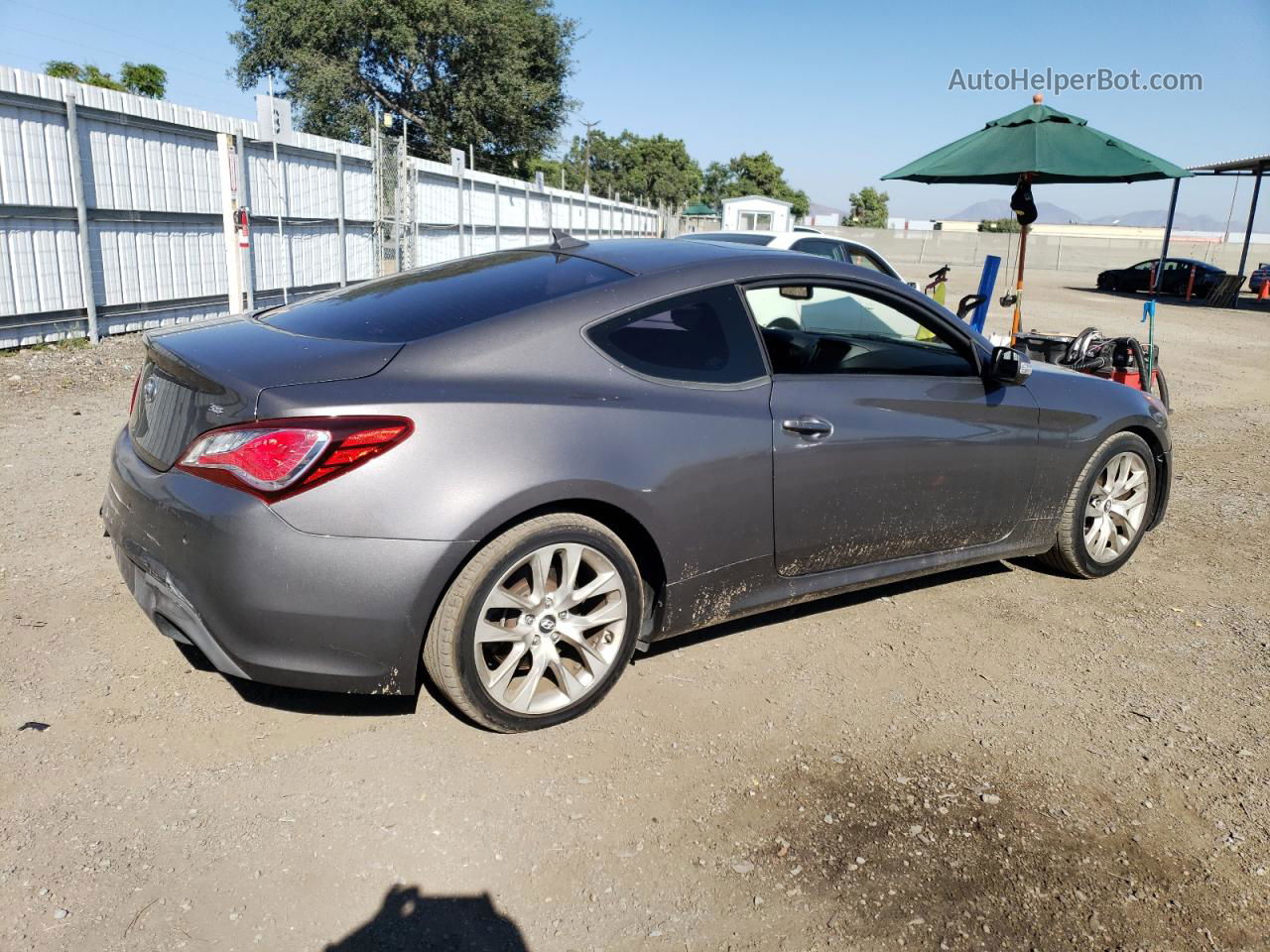 2013 Hyundai Genesis Coupe 3.8l Gray vin: KMHHU6KJ2DU084722