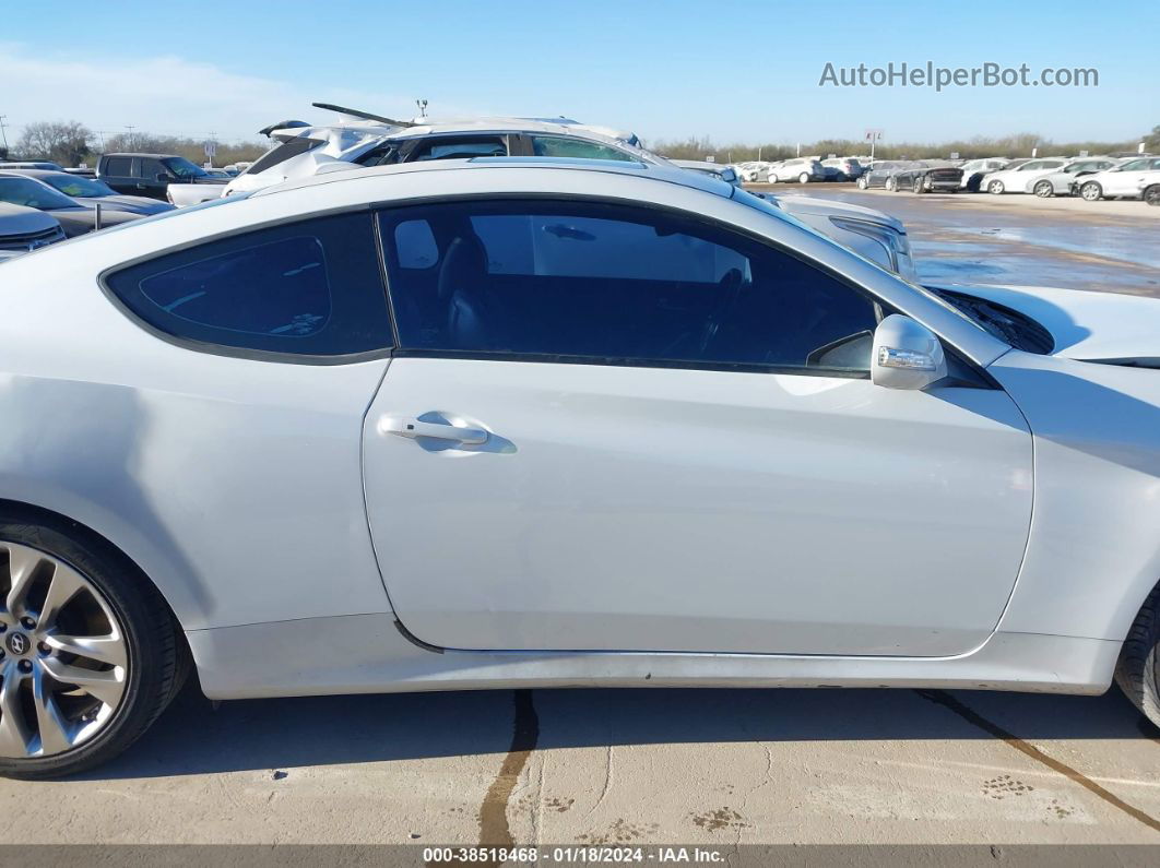 2013 Hyundai Genesis 3.8 Track White vin: KMHHU6KJ4DU095009