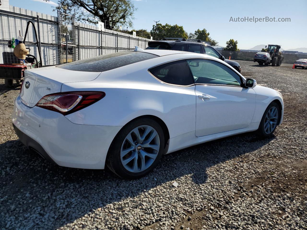 2013 Hyundai Genesis Coupe 3.8l White vin: KMHHU6KJ5DU113050