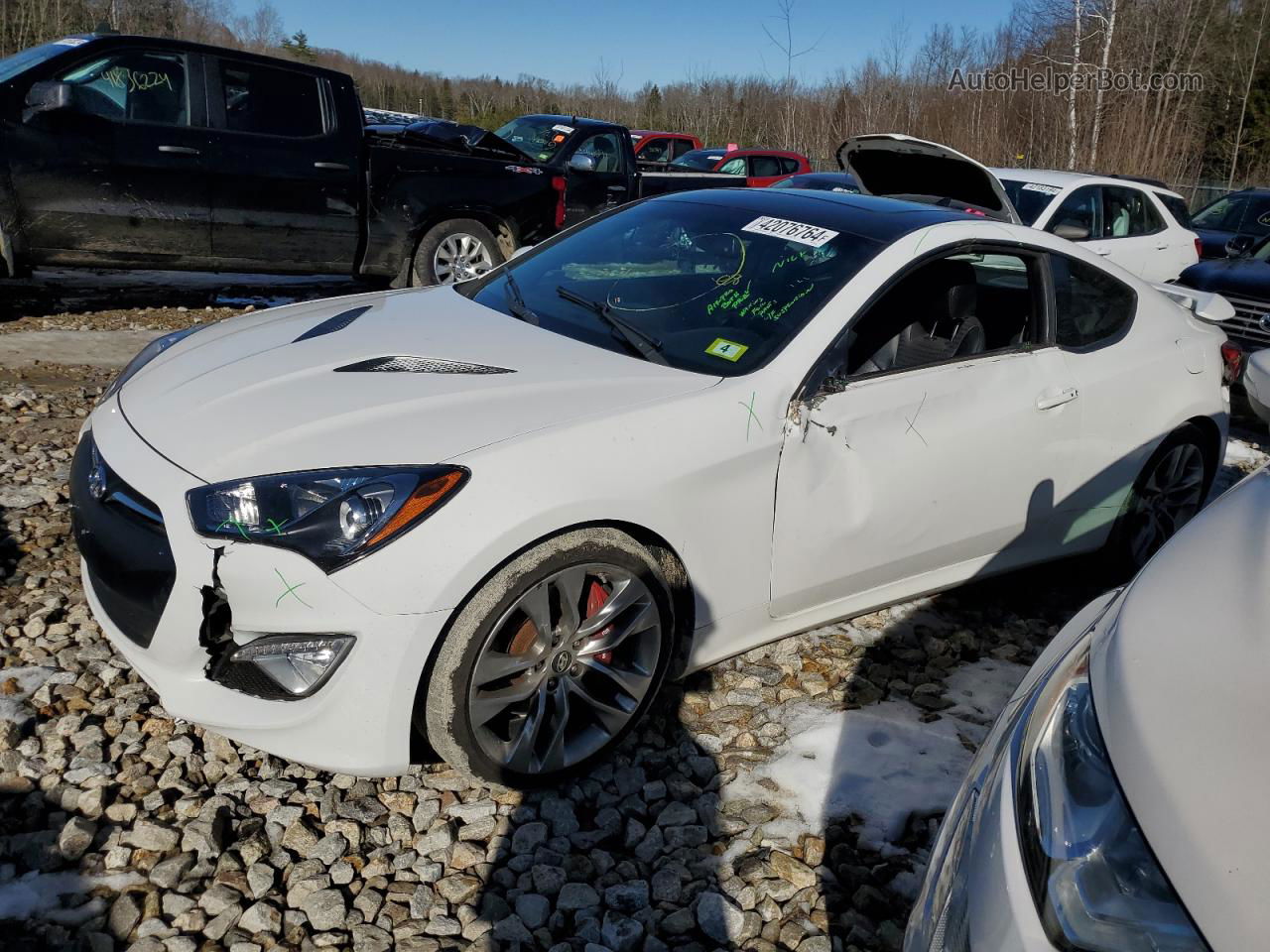 2013 Hyundai Genesis Coupe 3.8l White vin: KMHHU6KJ7DU083968