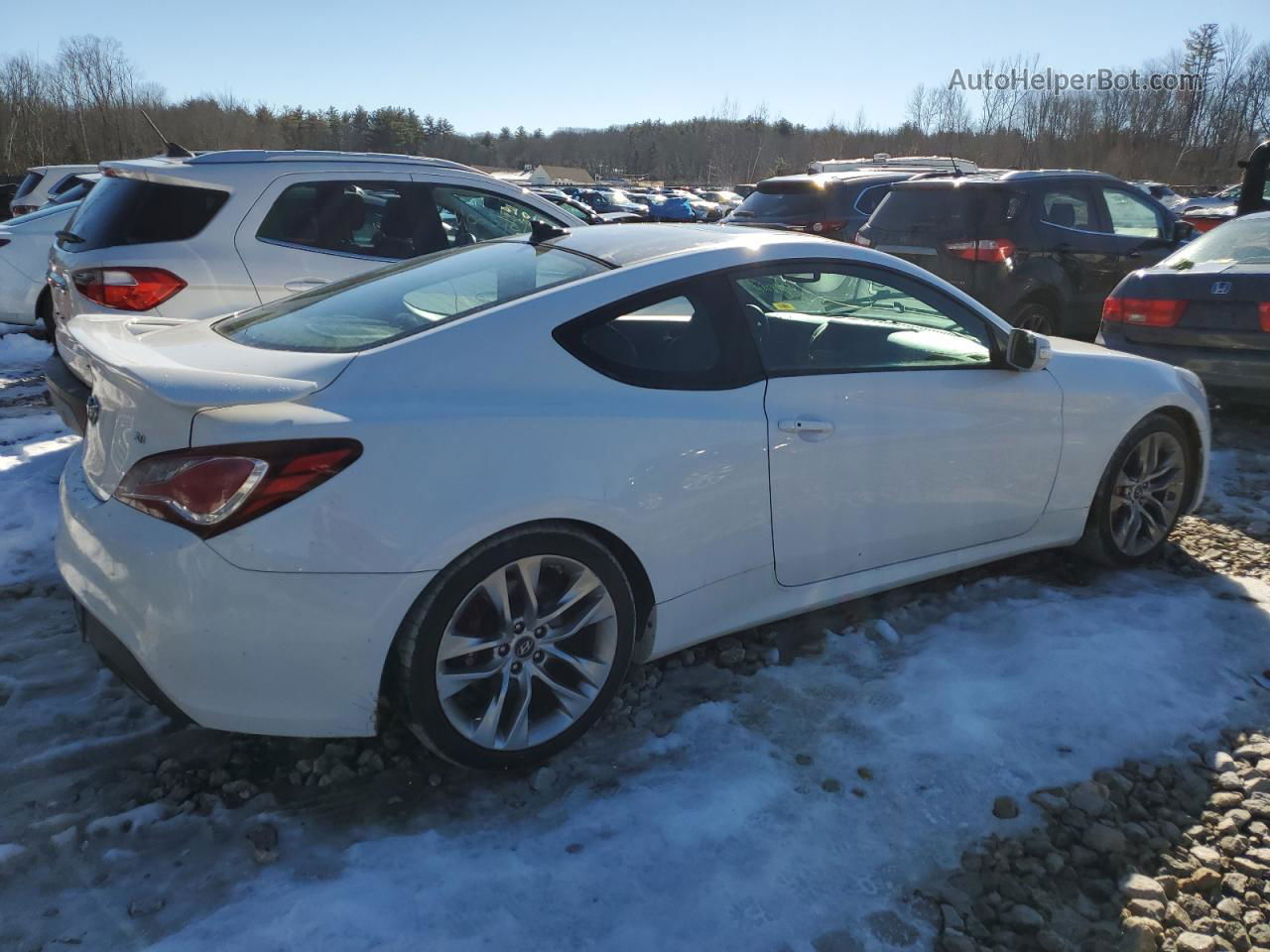 2013 Hyundai Genesis Coupe 3.8l White vin: KMHHU6KJ7DU083968