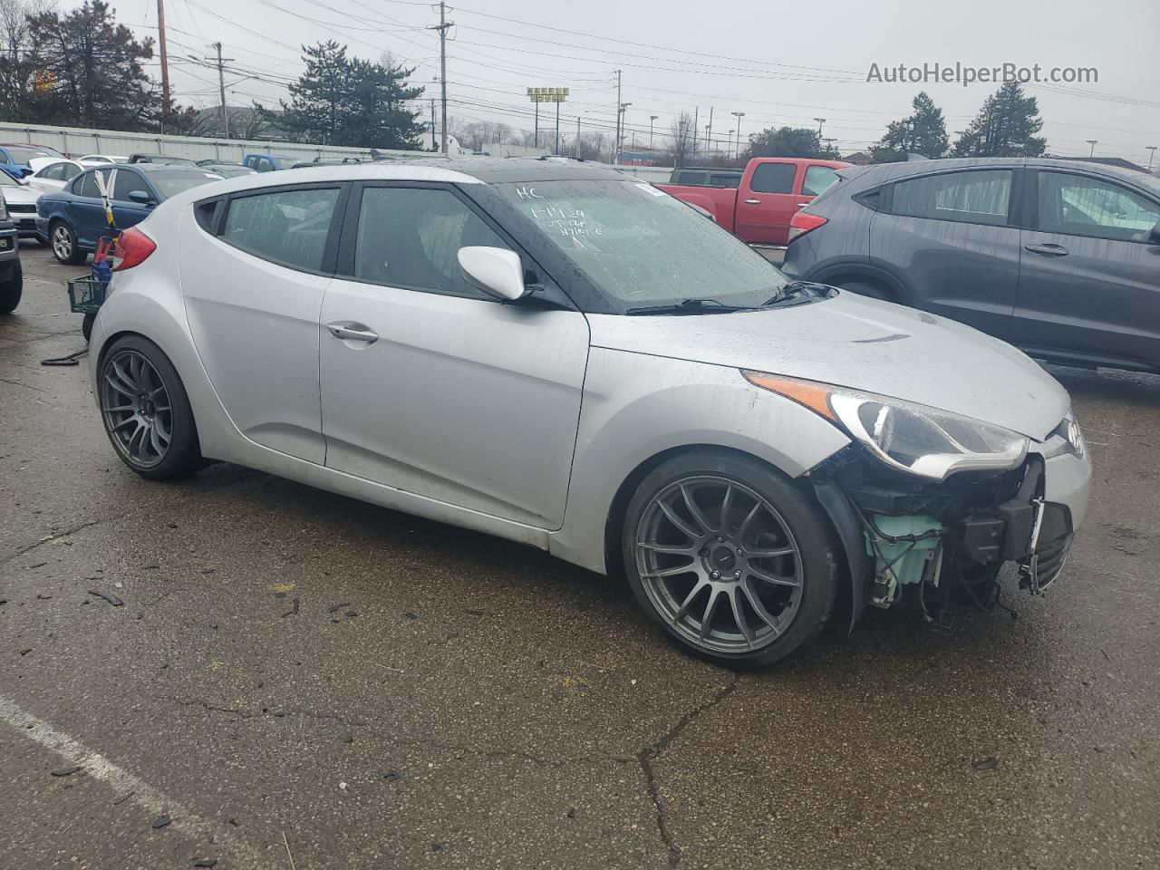 2013 Hyundai Veloster  Серебряный vin: KMHTC6AD0DU105074