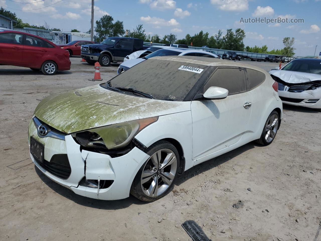 2013 Hyundai Veloster  White vin: KMHTC6AD1DU084655