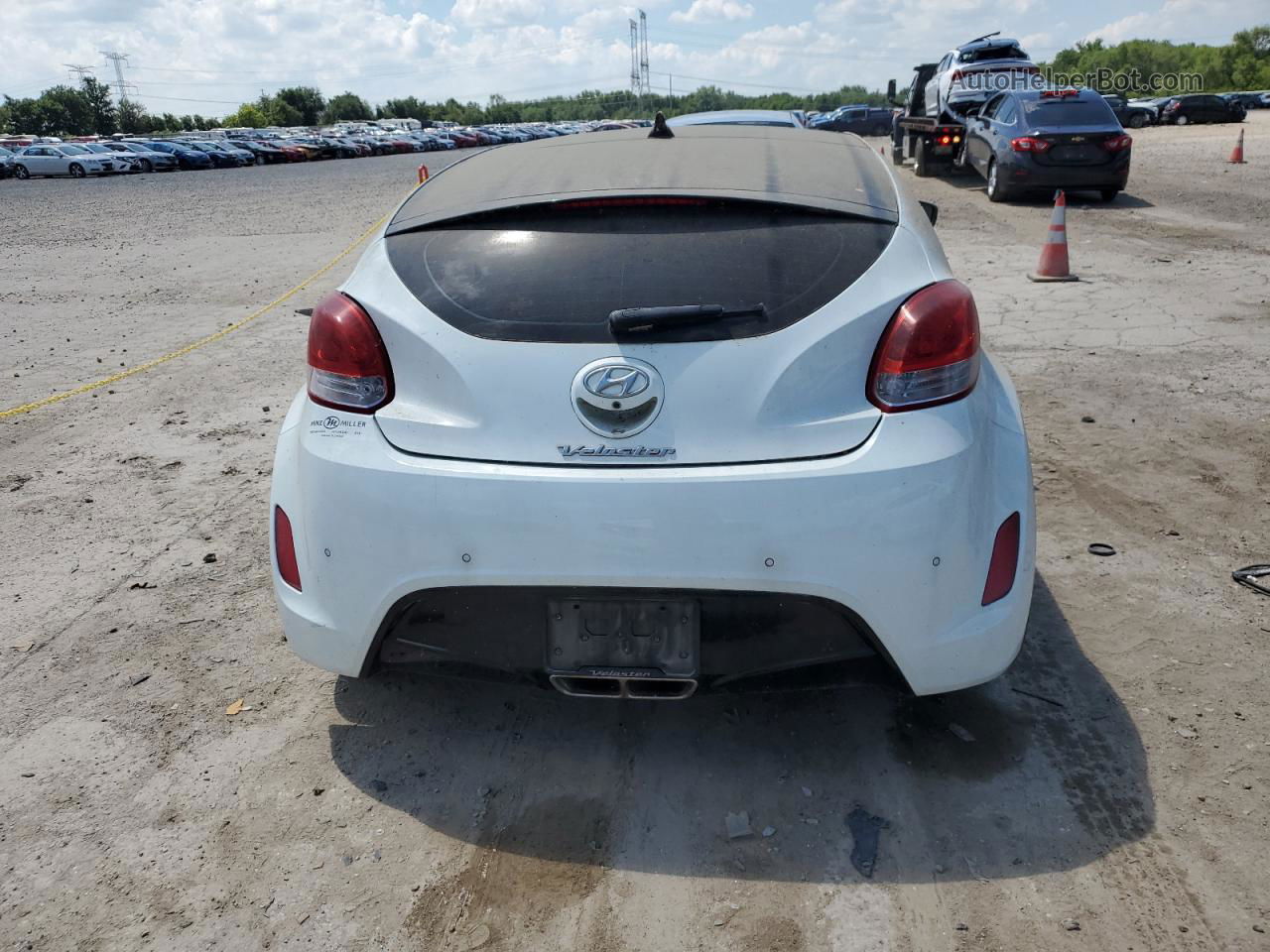 2013 Hyundai Veloster  White vin: KMHTC6AD1DU084655