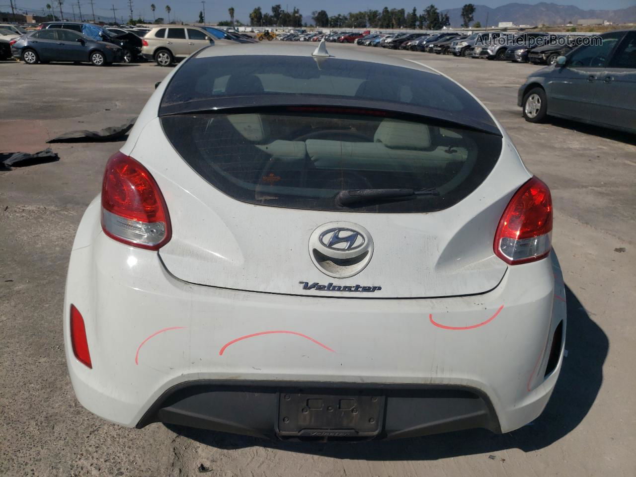 2013 Hyundai Veloster  White vin: KMHTC6AD2DU085720