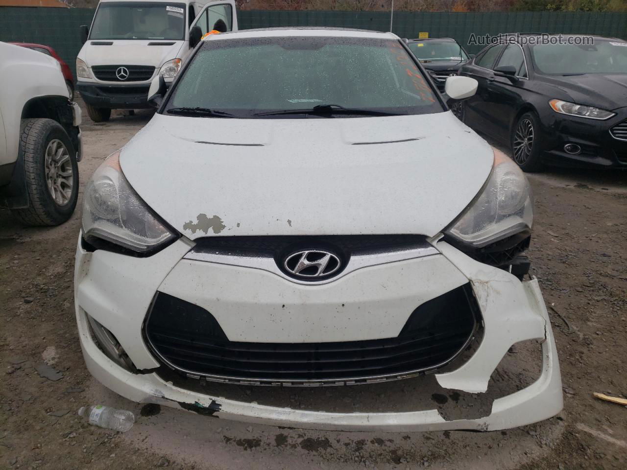 2013 Hyundai Veloster  White vin: KMHTC6AD2DU148928