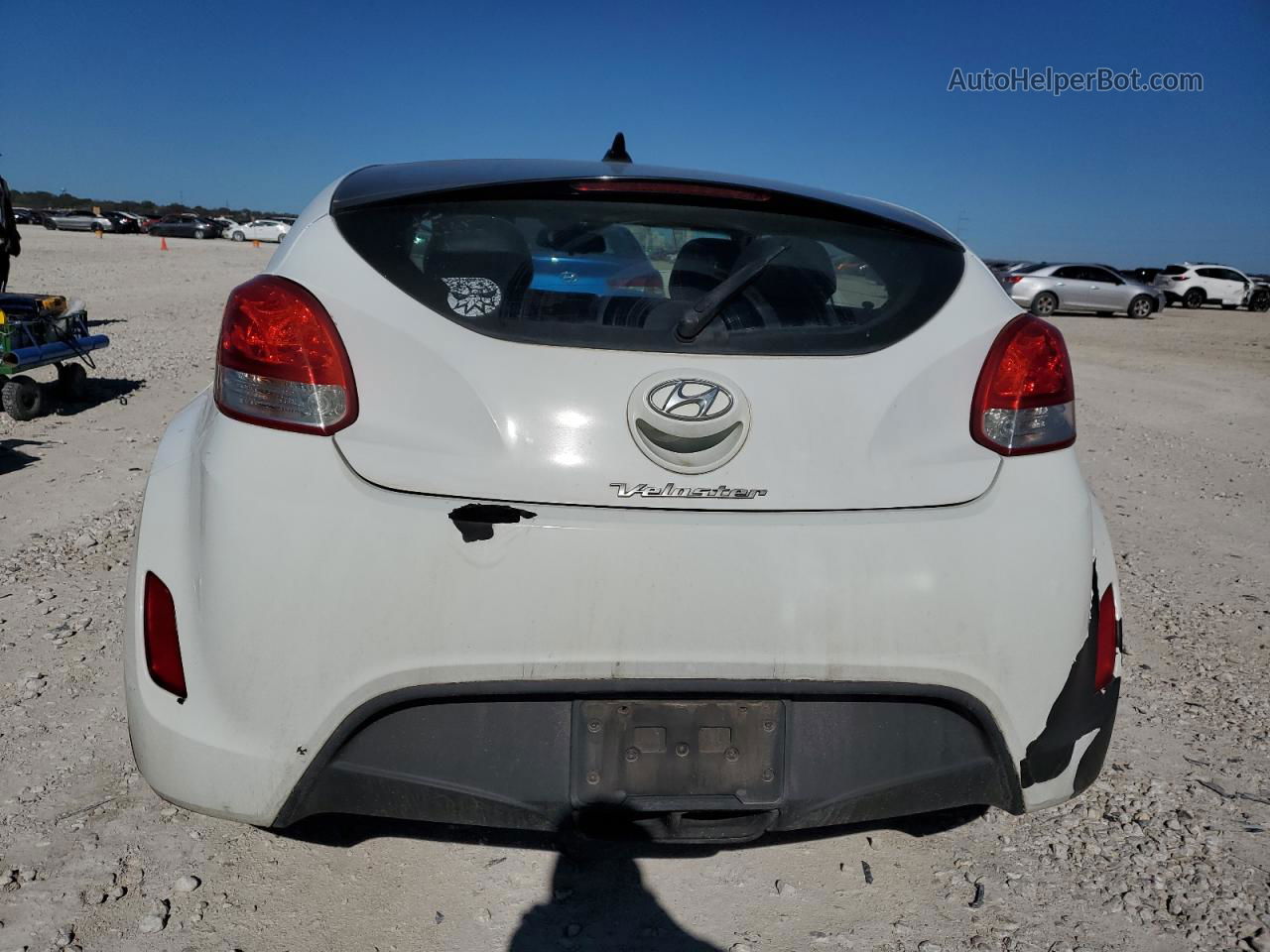 2013 Hyundai Veloster  White vin: KMHTC6AD2DU158178