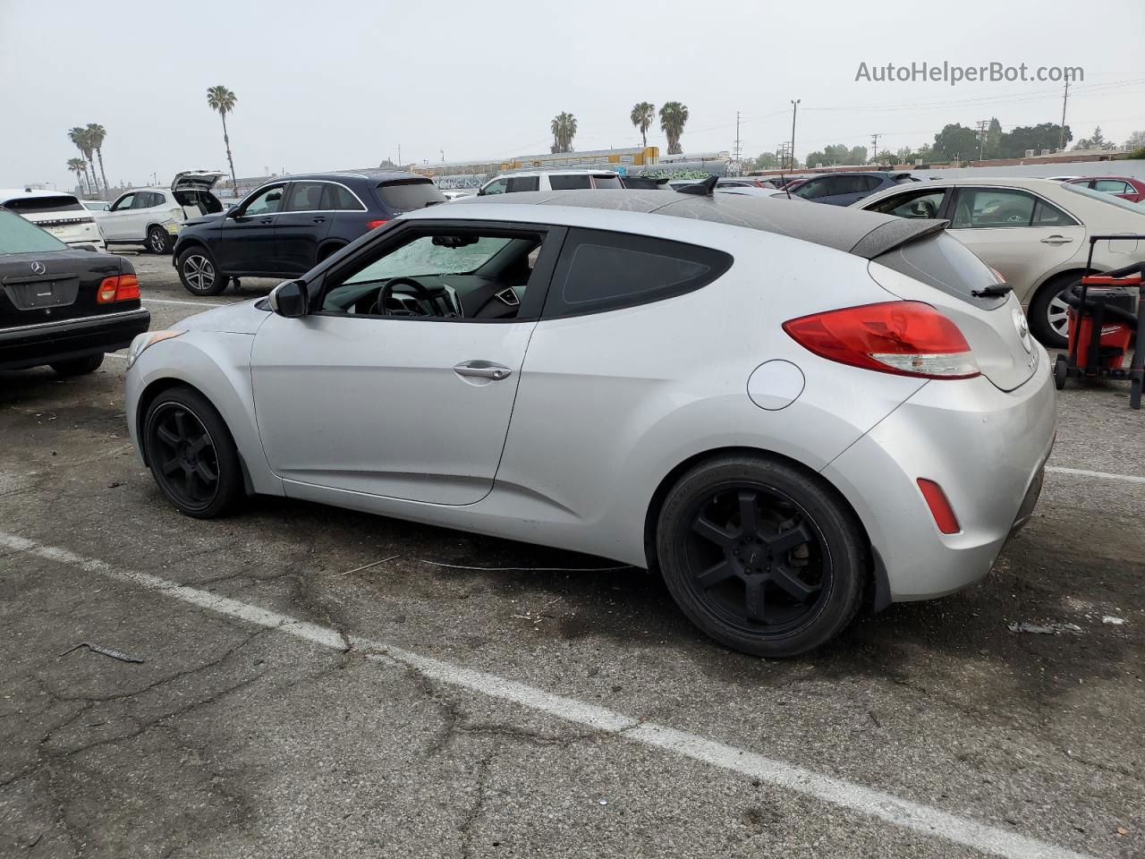 2013 Hyundai Veloster  Серебряный vin: KMHTC6AD3DU093874