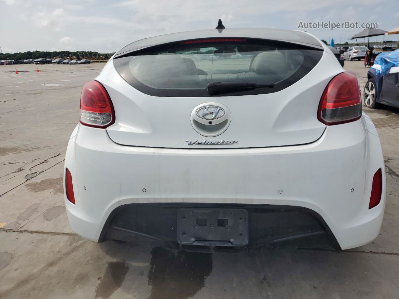 2013 Hyundai Veloster White vin: KMHTC6AD3DU103559