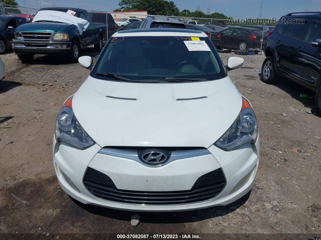 2013 Hyundai Veloster Base W/gray White vin: KMHTC6AD3DU130857