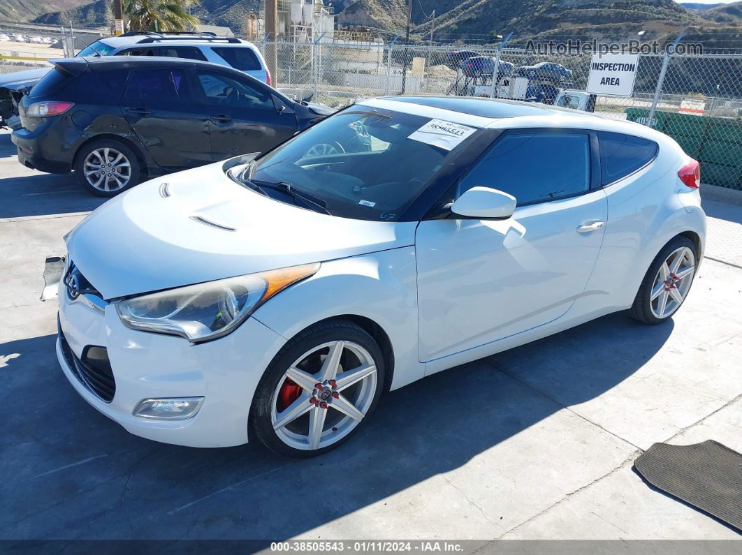 2013 Hyundai Veloster Base W/black White vin: KMHTC6AD3DU146492