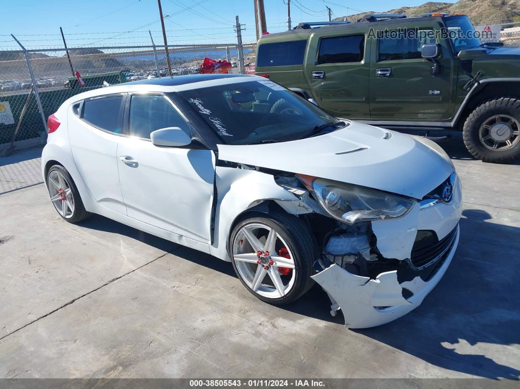 2013 Hyundai Veloster Base W/black White vin: KMHTC6AD3DU146492