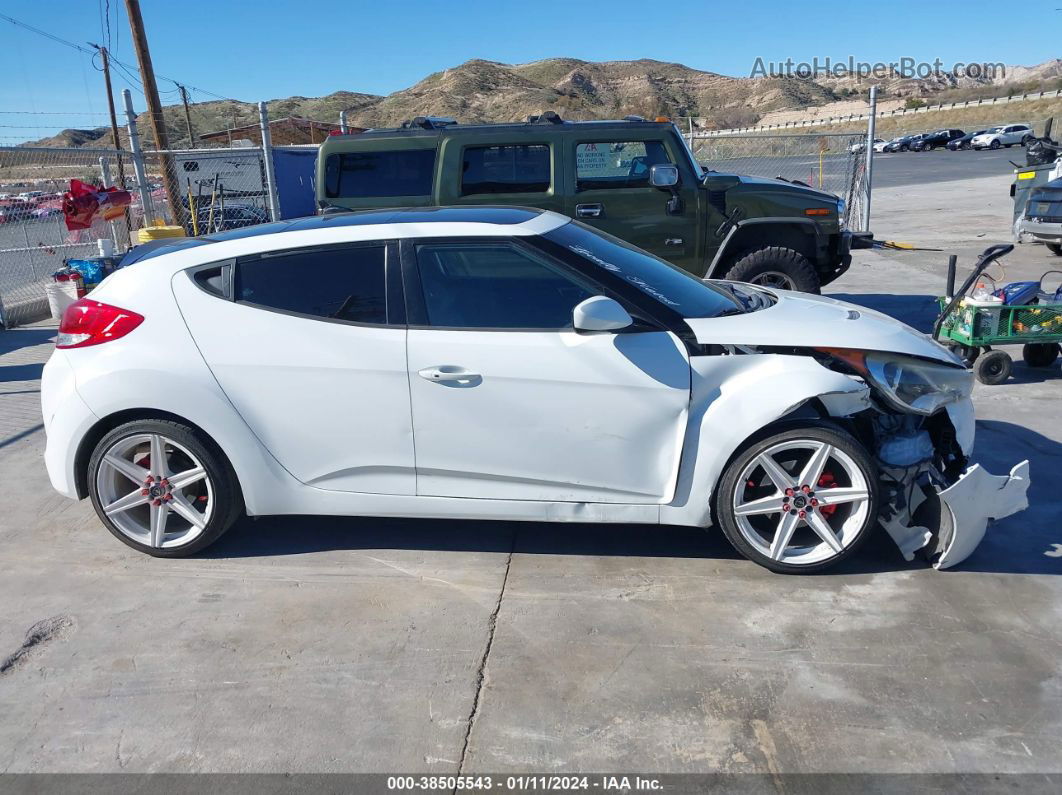 2013 Hyundai Veloster Base W/black White vin: KMHTC6AD3DU146492