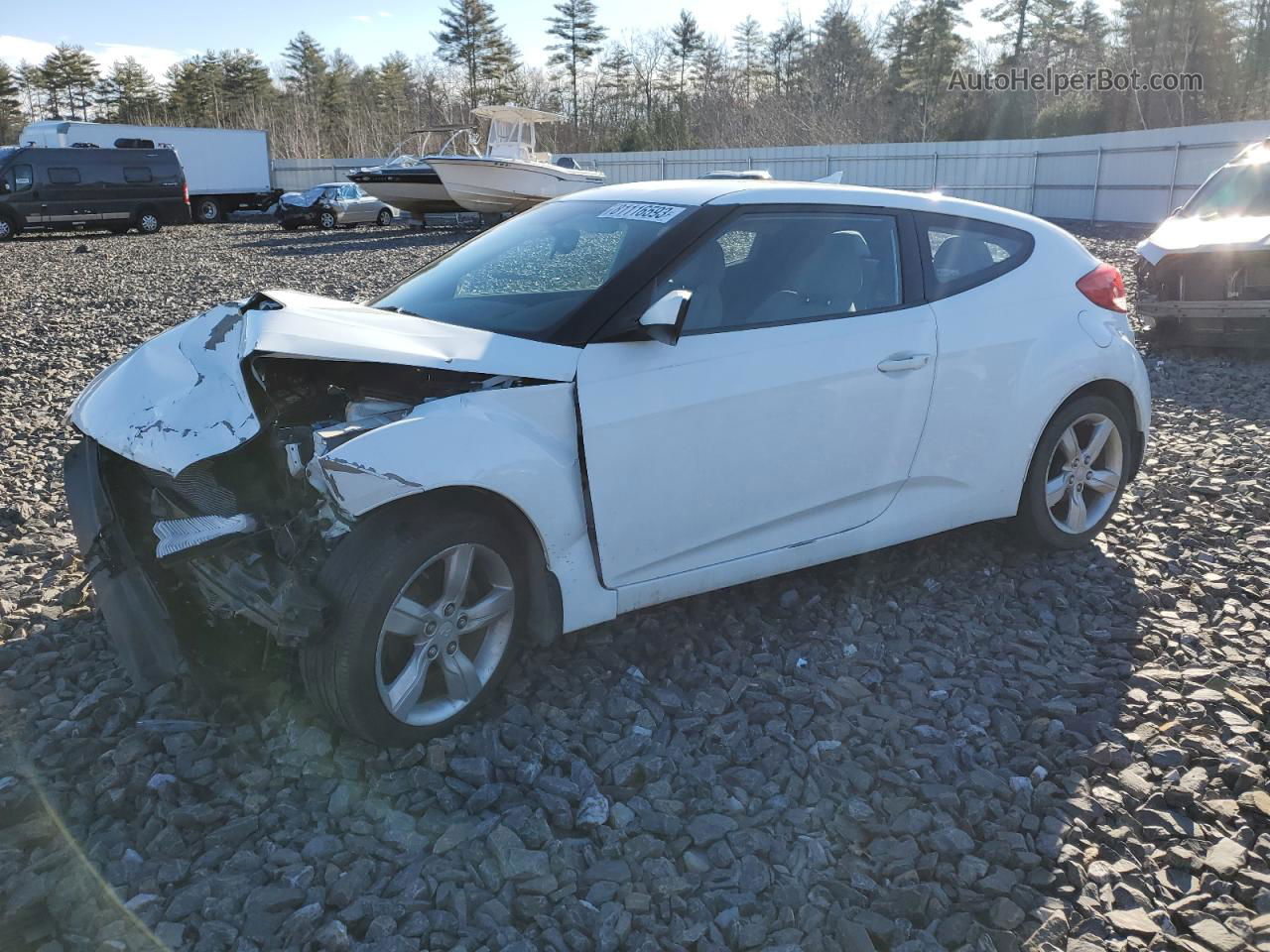 2013 Hyundai Veloster  White vin: KMHTC6AD4CU034606