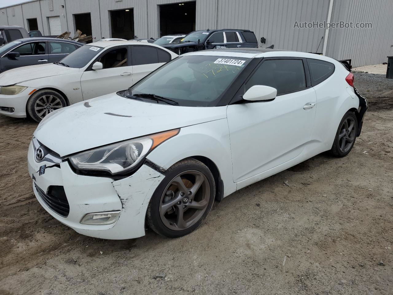 2013 Hyundai Veloster  White vin: KMHTC6AD4DU106826