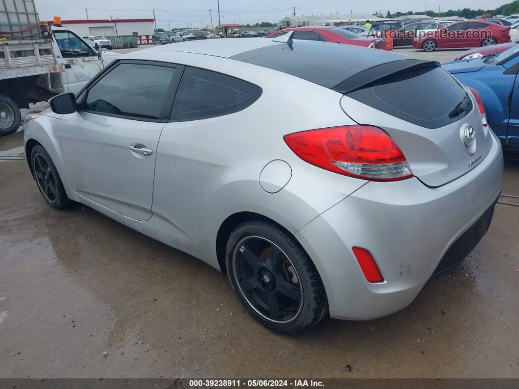 2013 Hyundai Veloster Base W/black Silver vin: KMHTC6AD5DU158210