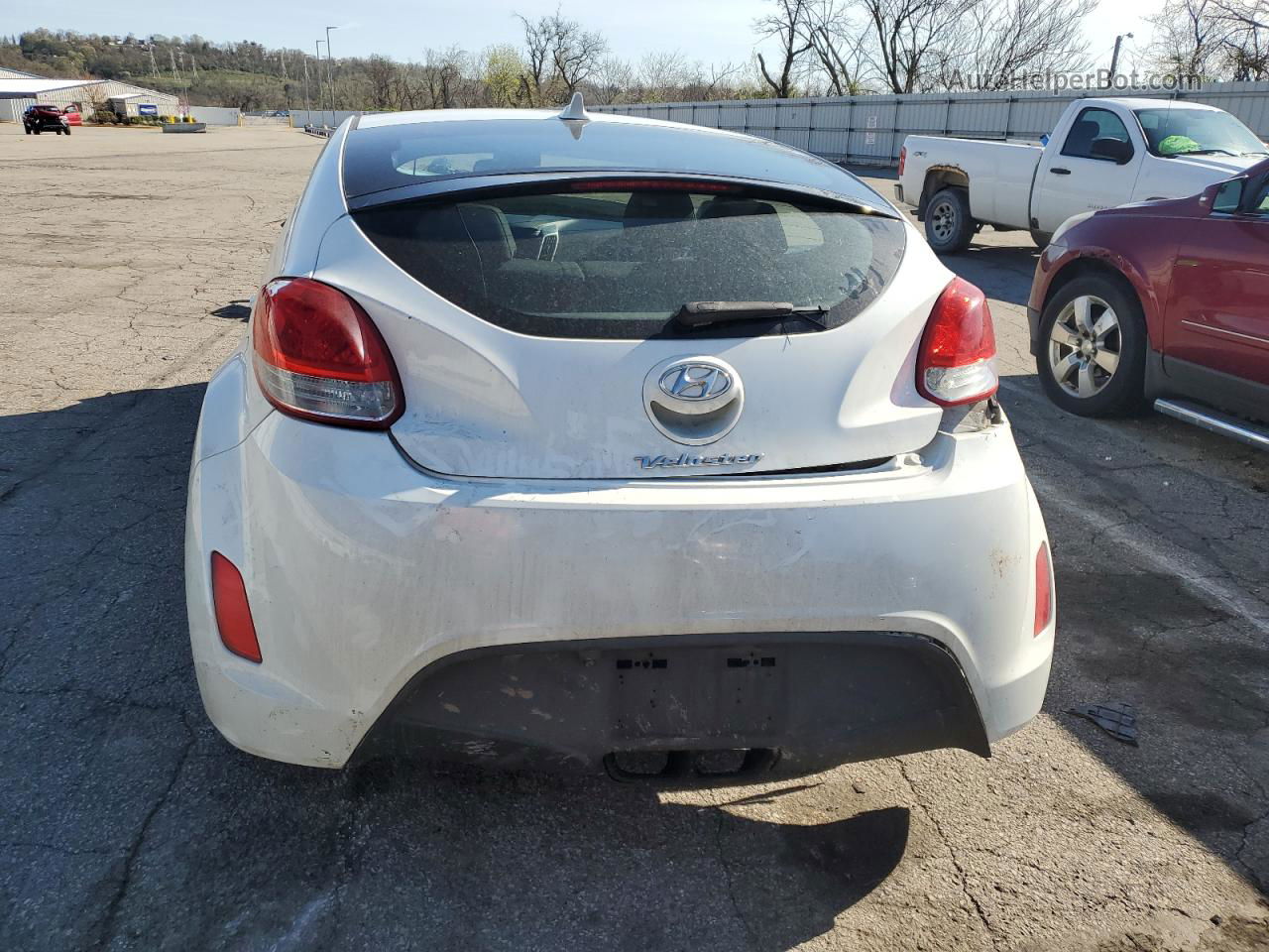 2013 Hyundai Veloster  White vin: KMHTC6AD5DU167702