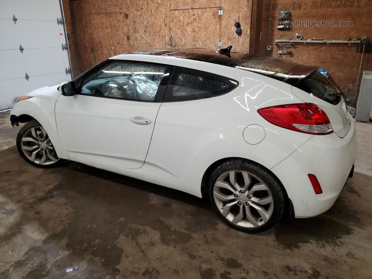 2013 Hyundai Veloster  White vin: KMHTC6AD6DU092198