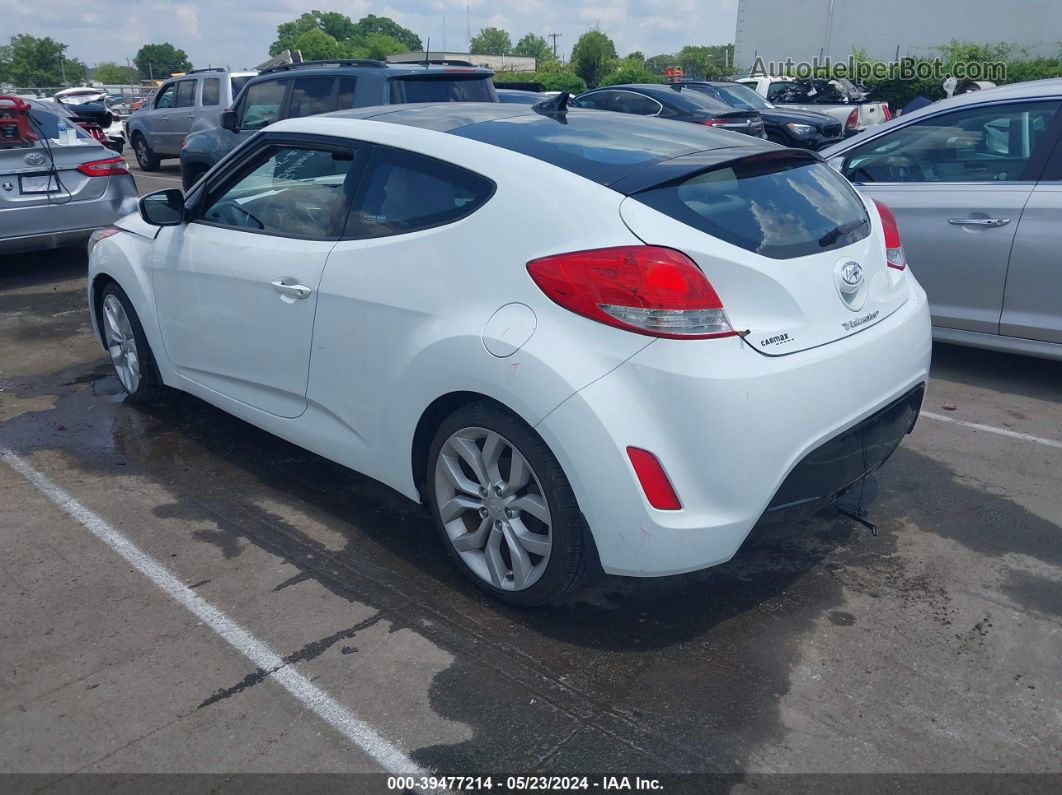 2013 Hyundai Veloster Base W/gray White vin: KMHTC6AD7DU097202